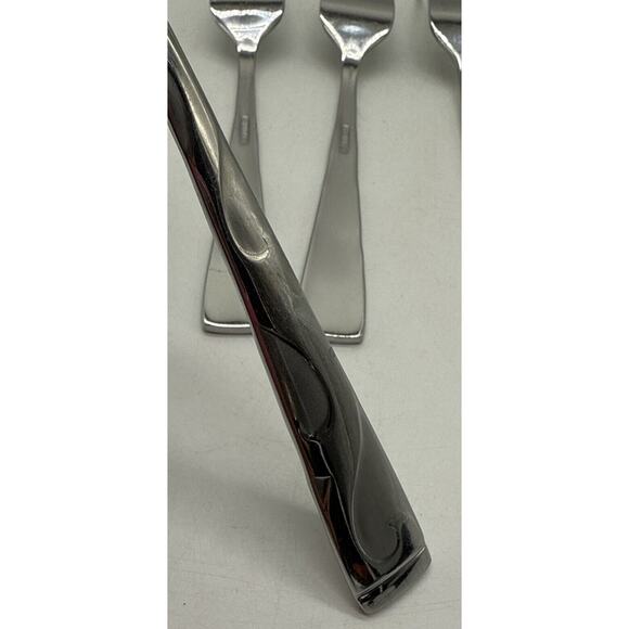 Set Of 4 Oneida Tuscany Scroll Swirl Dinner Forks Stainless Flatware 7 3/4" Read - Picture 5 of 8